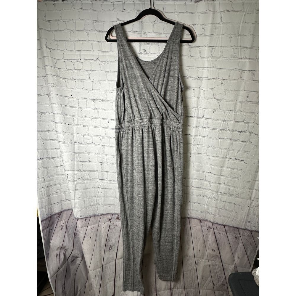 Universal Thread Gray Jumpsuit Sleeveless V-Neck Casual Summer Wear